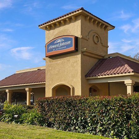 Howard Johnson By Wyndham Sacramento Downtown Exterior photo