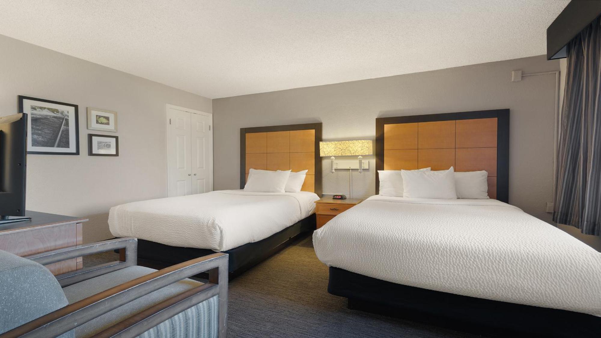 Howard Johnson By Wyndham Sacramento Downtown Exterior photo
