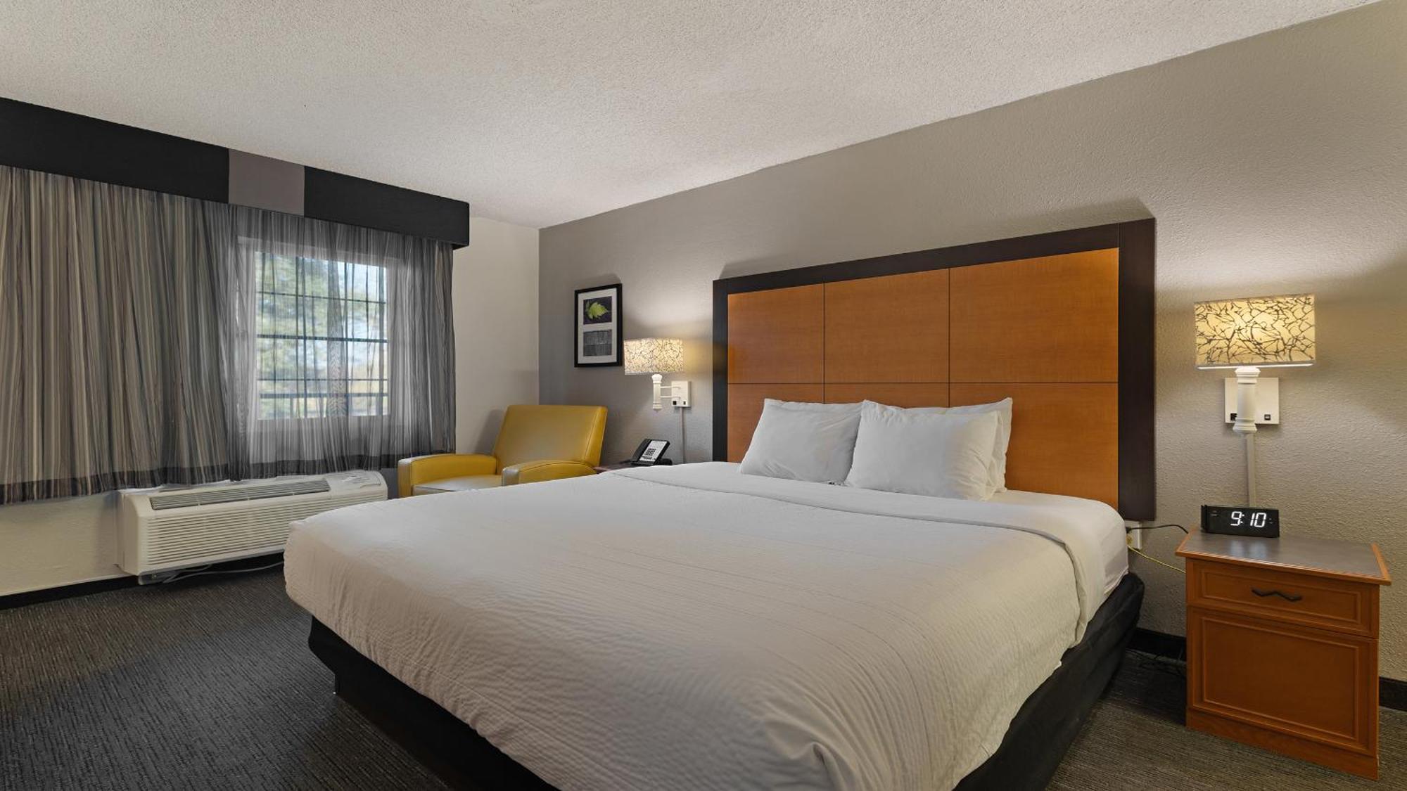 Howard Johnson By Wyndham Sacramento Downtown Exterior photo